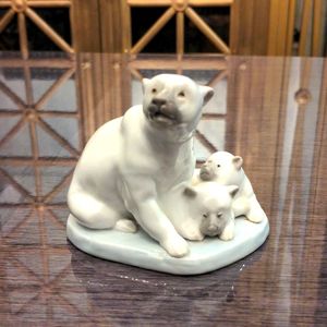 Lladro Polar bear family figurine